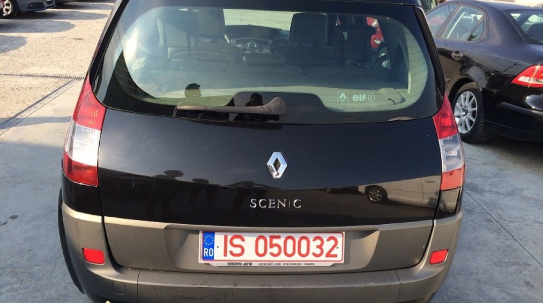 Dezmembrez RENAULT SCENIC 2004