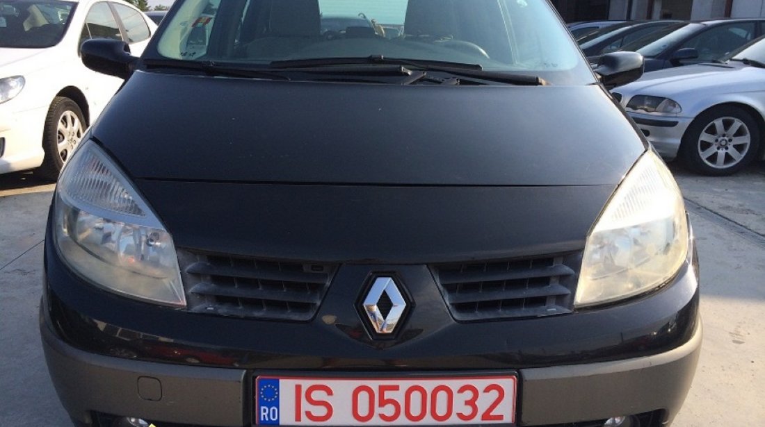 Dezmembrez RENAULT SCENIC 2004