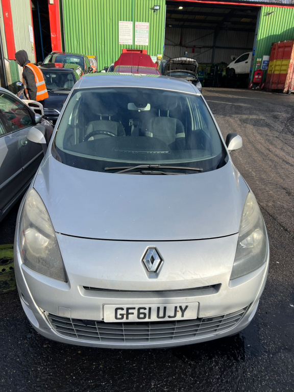 Dezmembrez Renault Scenic 3 [Fabr 2009-2015]