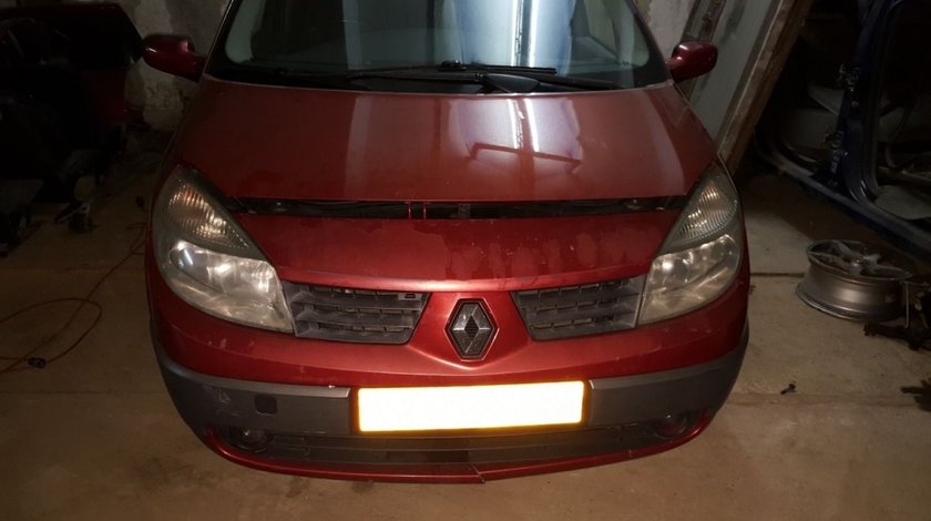 Dezmembrez Renault Scenic din 2003