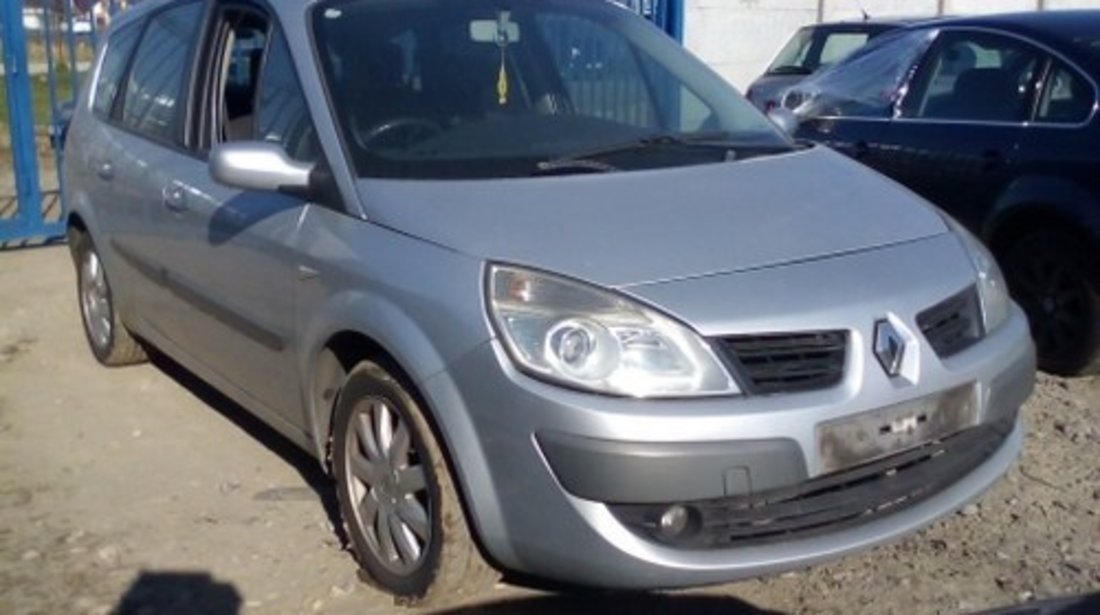 Dezmembrez Renault  Scenic II ,an 2008