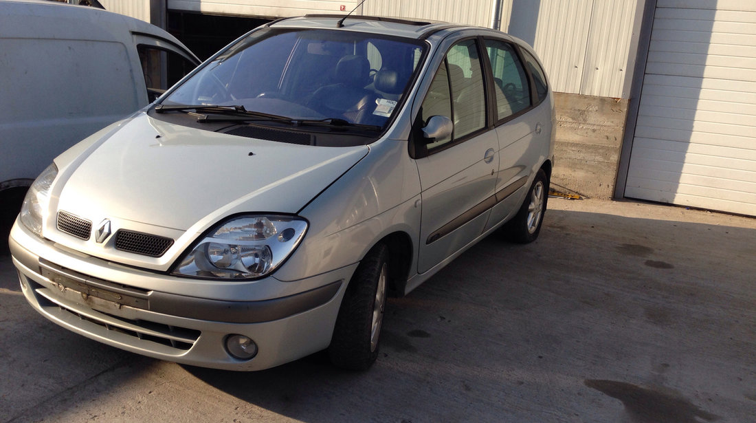 Dezmembrez Renault Scenic