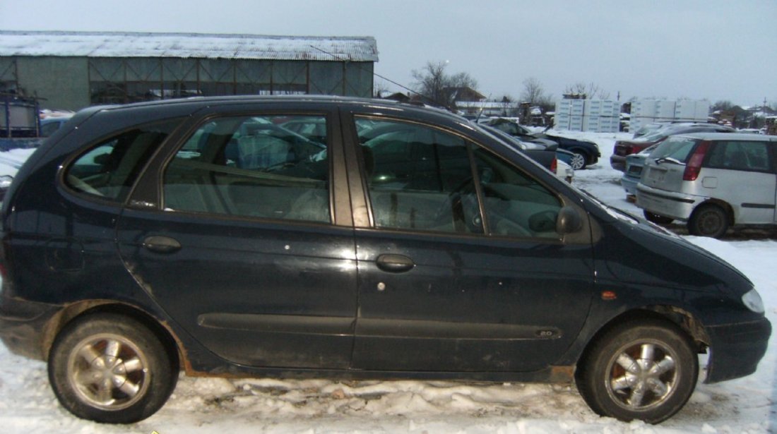 DEZMEMBREZ RENAULT SCENIC