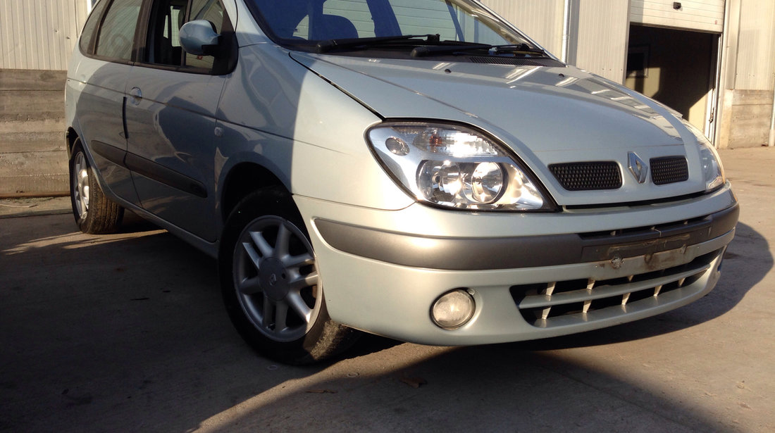 Dezmembrez Renault Scenic