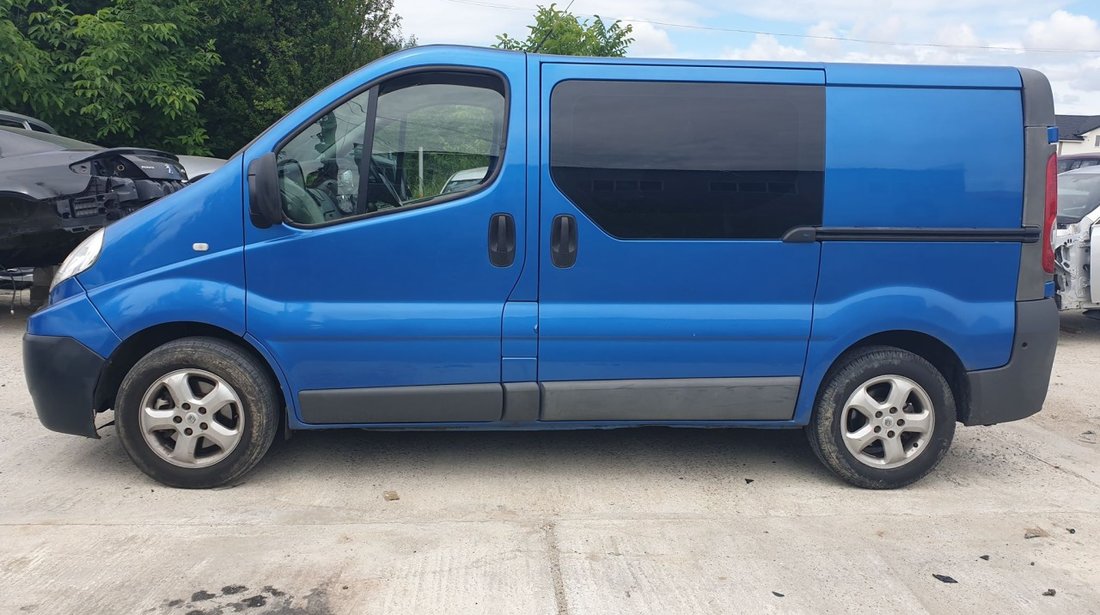 Dezmembrez Renault Trafic 2.0 dCi 115 cai motor M9R an 2012