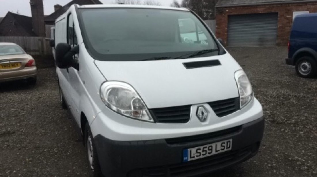 Dezmembrez renault trafic 2.0 dci 6 trepte euro 4