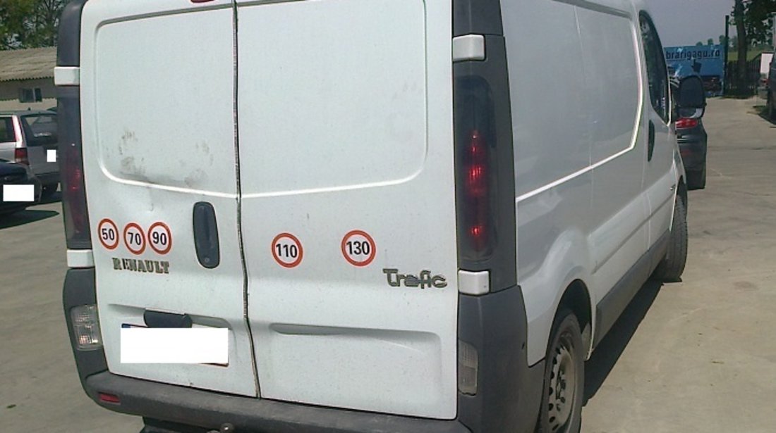 Dezmembrez Renault Trafic, an 2003