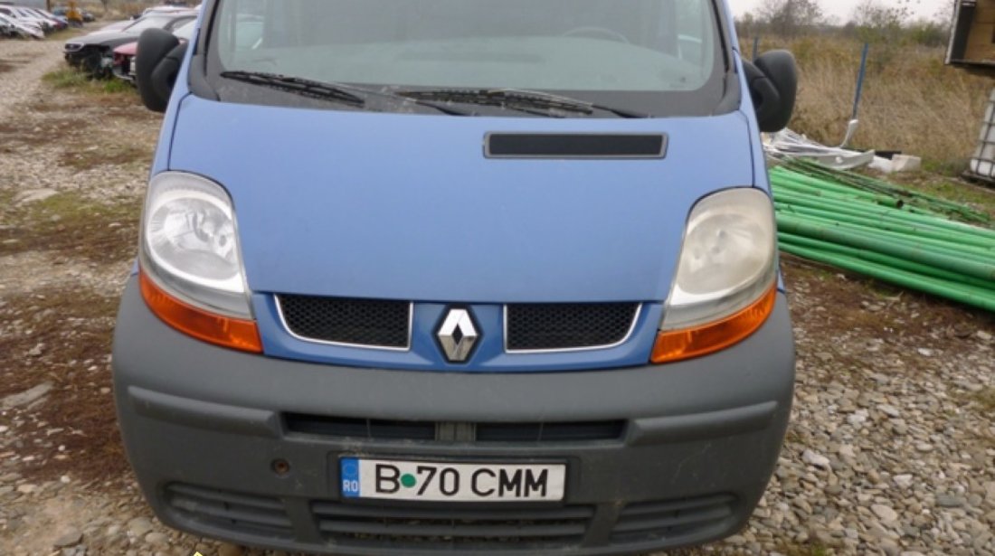 Dezmembrez Renault Trafic