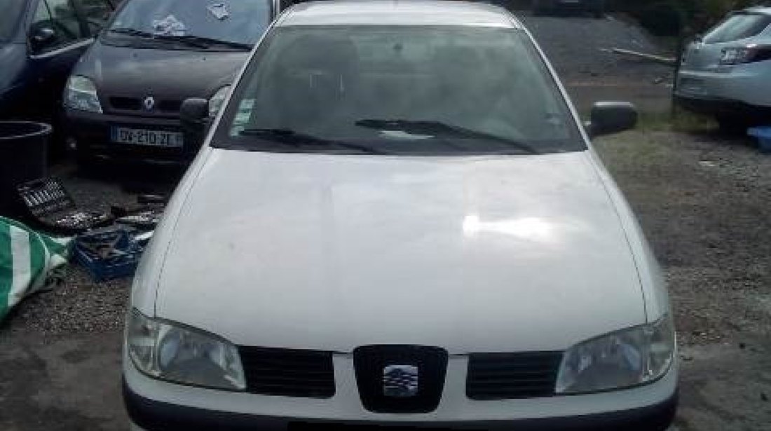 Dezmembrez Seat Ibiza 1.4i (1390cc-44kw-60hp); 5-hatchback