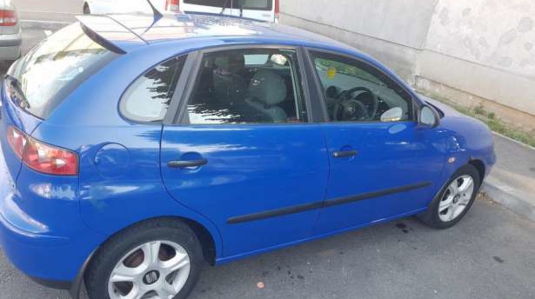 Dezmembrez Seat Ibiza 2002 2007 1,2 12 Valve Albastra