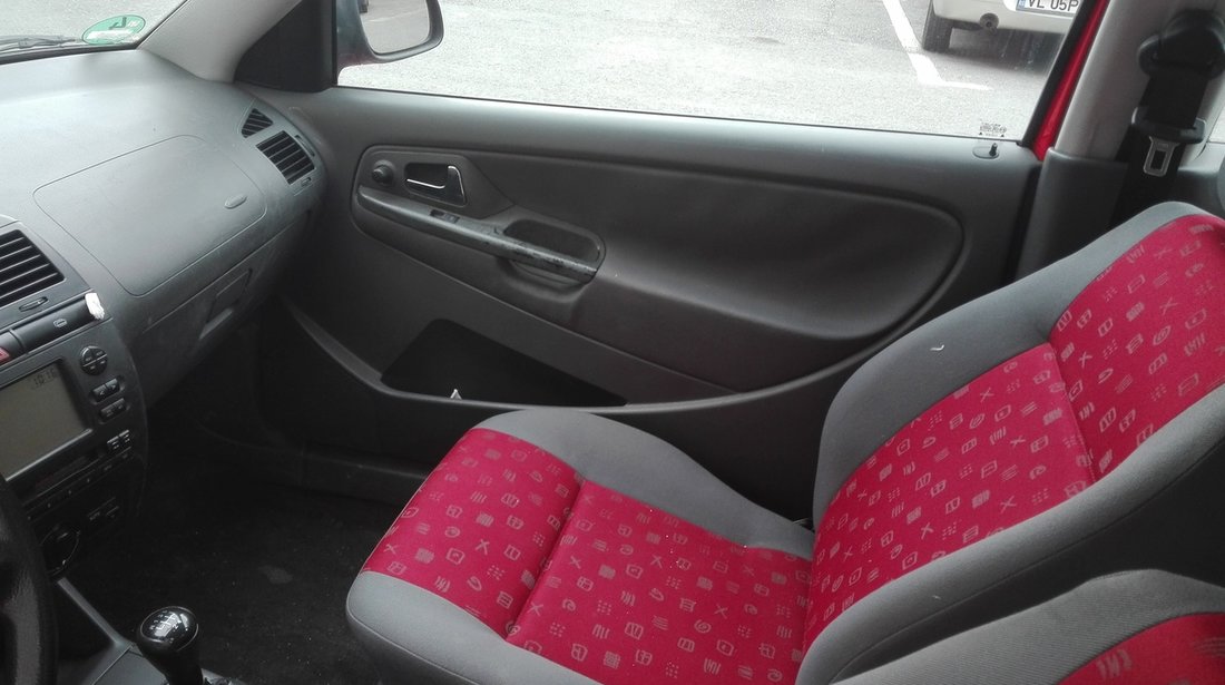 Dezmembrez Seat Ibiza Rosu 1999 2002 1.4 Mpi 2 Usi