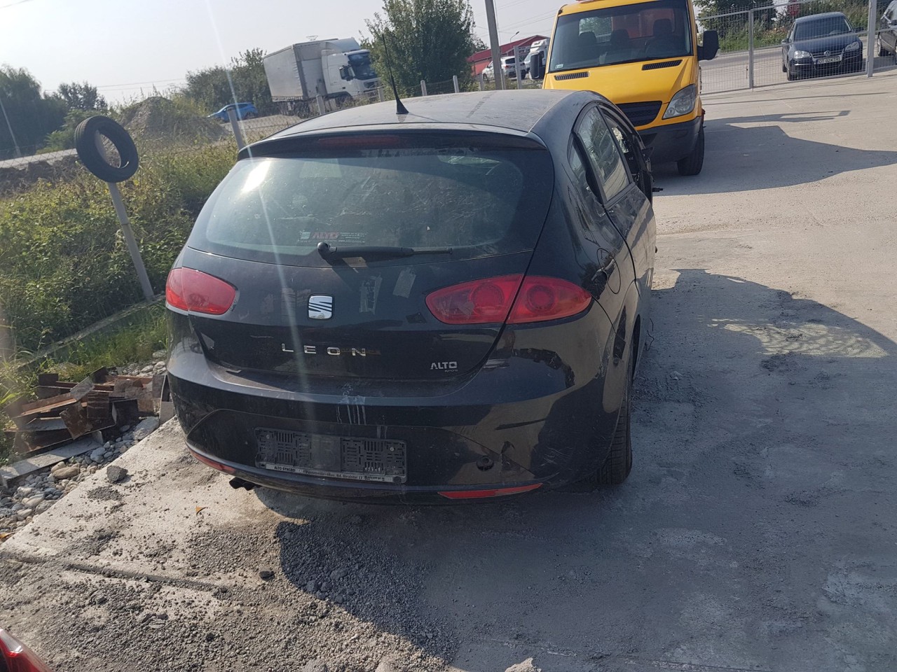 Dezmembrez seat leon 1p facelift 1.4 tsi caxc 125 cai 60.000 km din 2012