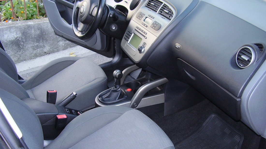 Dezmembrez Seat Toledo III, an 2005, 5P, 2.0 FSI, BLR