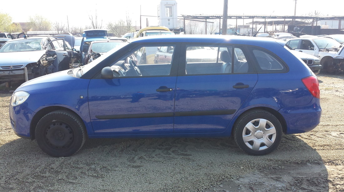 dezmembrez skoda fabia 1.2b an 2010