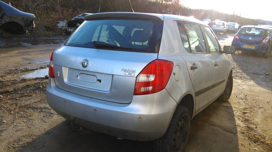 Dezmembrez Skoda Fabia 2