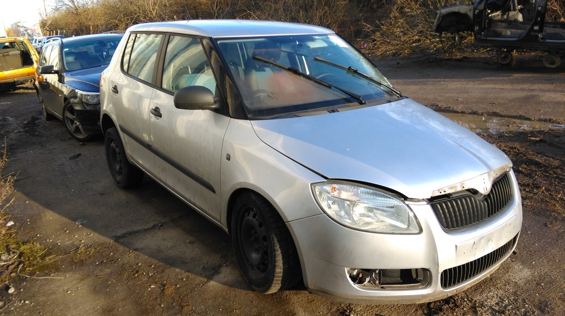 Dezmembrez Skoda Fabia 2