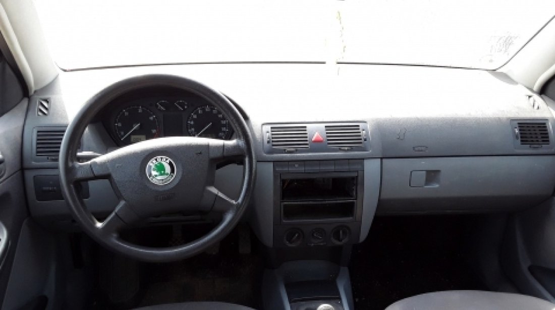 Dezmembrez Skoda Fabia, an 2003, motorizare 1.9 SDI