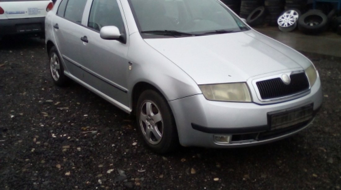 Dezmembrez Skoda Fabia, an 2004, motorizare 1.4 16V