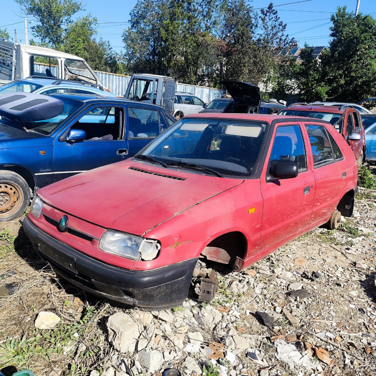 Dezmembrez Skoda FELICIA (6U1) 1994 - 1998 1.3 135B( CP: 54, KW: 40, CCM: 1289 ) Benzina