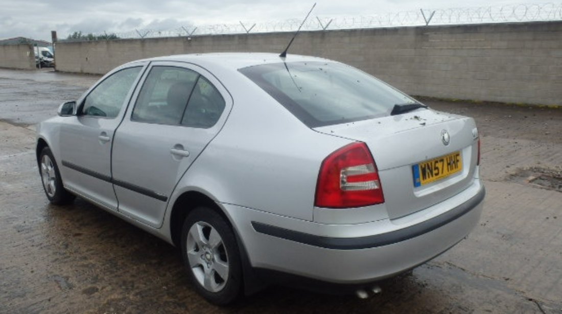 Dezmembrez Skoda Octavia 2, 1.6b