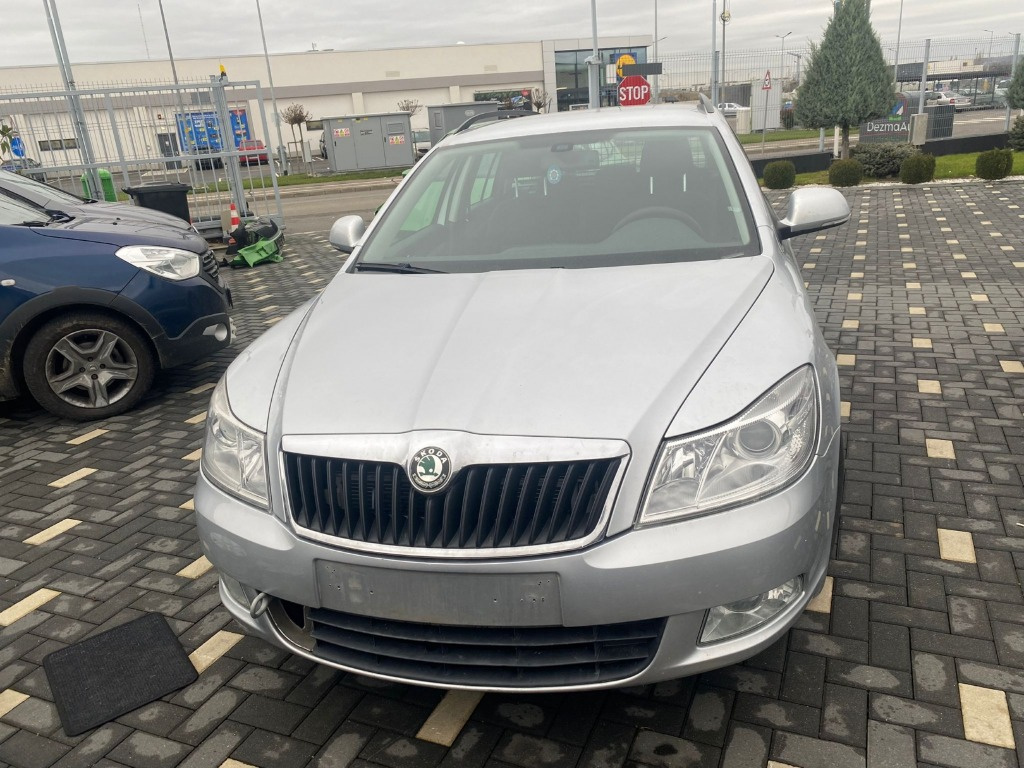 Dezmembrez Skoda Octavia 2 Combi (1Z5) 1.6 TDI 2010, CAYC