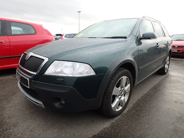 Dezmembrez Skoda Octavia 2 Combi, 2.0tdi 4x4, orice piesa!