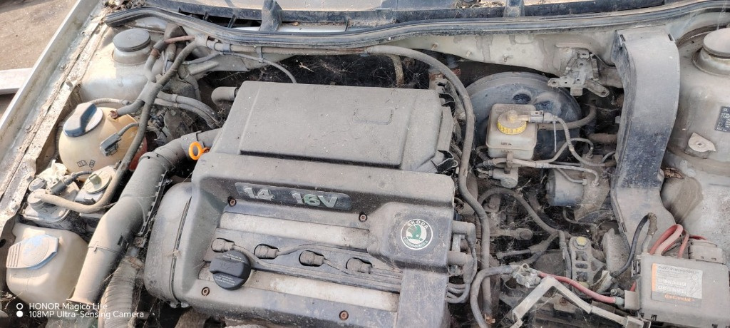 Dezmembrez Skoda Octavia 2002 berlina 1.4 benzina