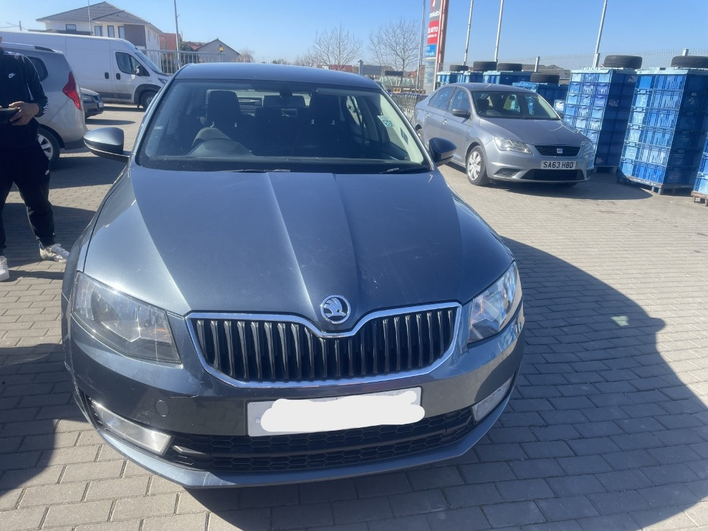 Dezmembrez Skoda Octavia 3 (5E3) 1.6 TDI 2015, CLH
