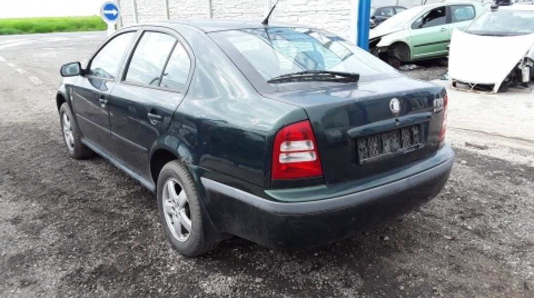 Dezmembrez Skoda Octavia, an 2002, motorizare 2.0