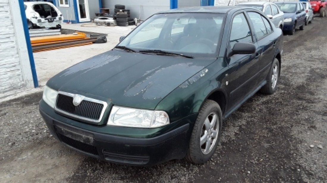 Dezmembrez Skoda Octavia, an 2002, motorizare 2.0