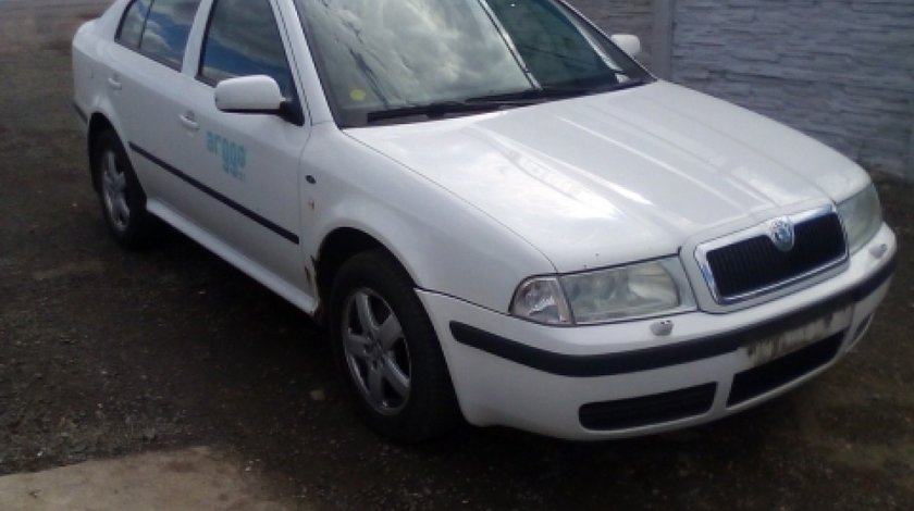 Dezmembrez Skoda Octavia, an 2005, motorizare 1.9 TDI