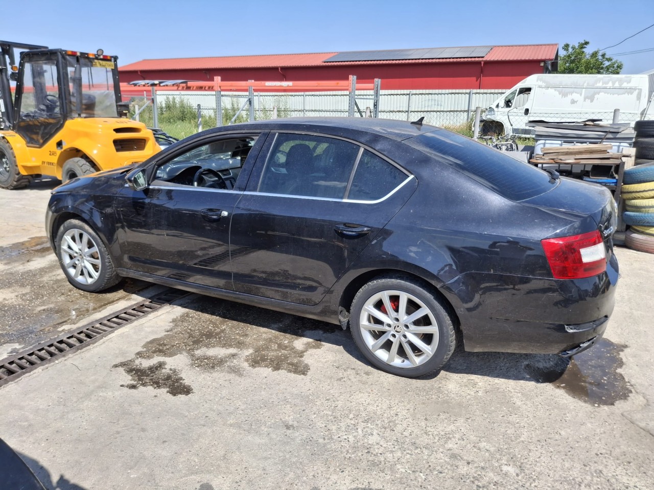 Dezmembrez Skoda Octavia III (5E) 2.0 TDI 150 cai CKFC cutie dsg cod culoare LF9R an 2013 173.000 km