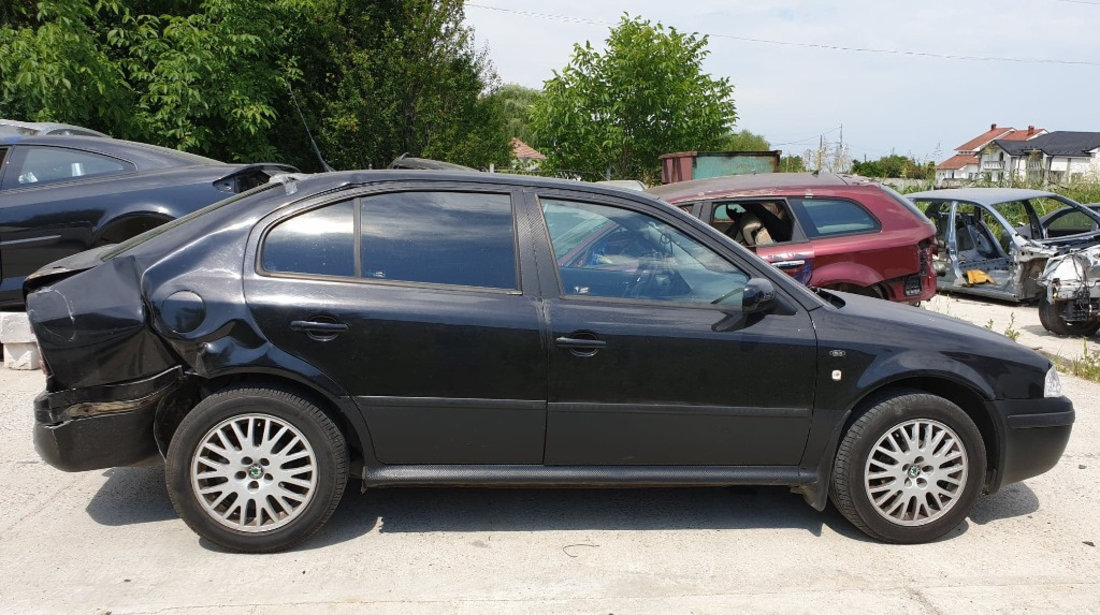 Dezmembrez Skoda Octavia Tour 1.6i 8V 102 cai motor BFQ cutie de viteze manuala 5 trepte an 2003