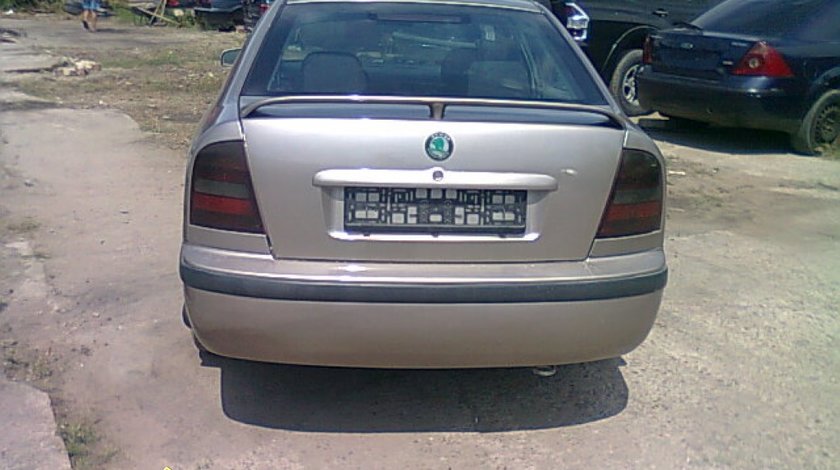 Dezmembrez Skoda Octavia