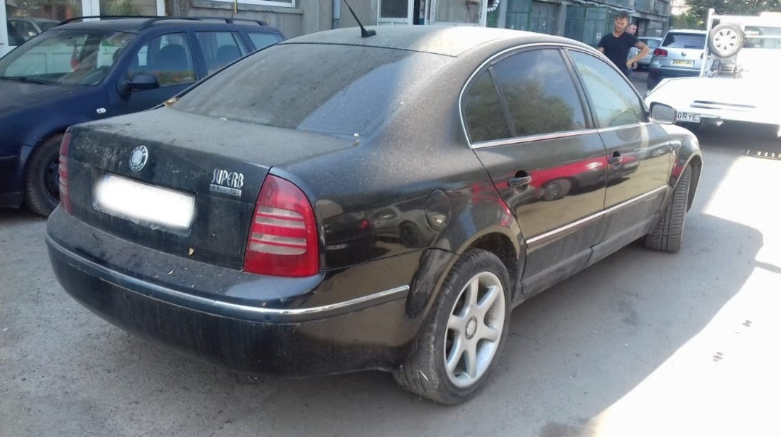 Dezmembrez Skoda SUPERB 1 (3U) 2001 - 2008 2.5 TDI BDG ( CP: 163, KW: 120, CCM: 2496 ) Motorina