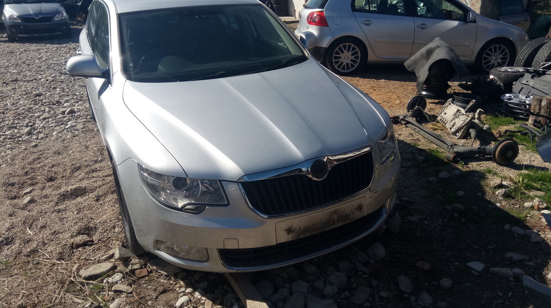 Dezmembrez Skoda Superb 2 3T 1.9 tdi 77 kw motor BXE din 2010