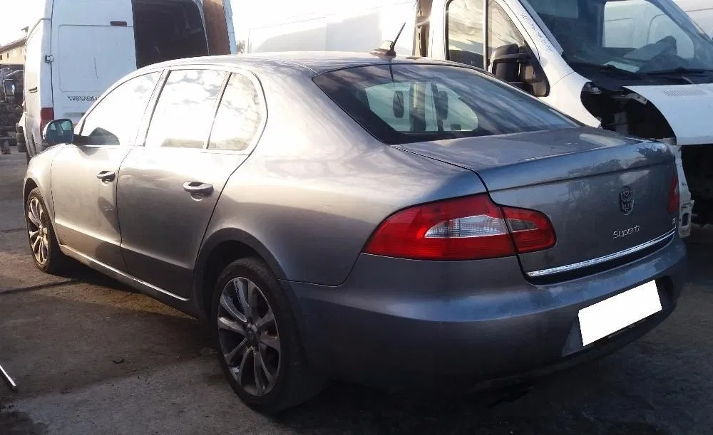 Dezmembrez Skoda SUPERB 2 (3T) 2008 - 2015 2.0 TDI Motorina