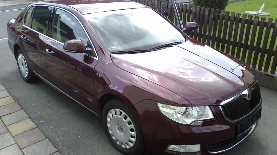 Dezmembrez Skoda Superb 2 (3T4)