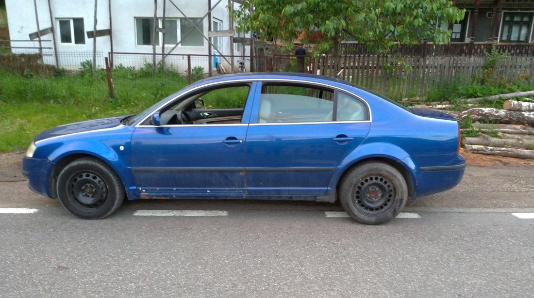 Dezmembrez Skoda Superb 2.5 tdi v6 AYM 2002