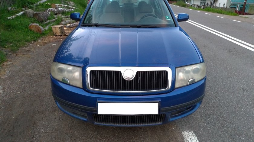 Dezmembrez Skoda Superb 2.5 tdi v6 AYM 2002