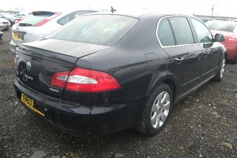 Dezmembrez Skoda Superb 3T