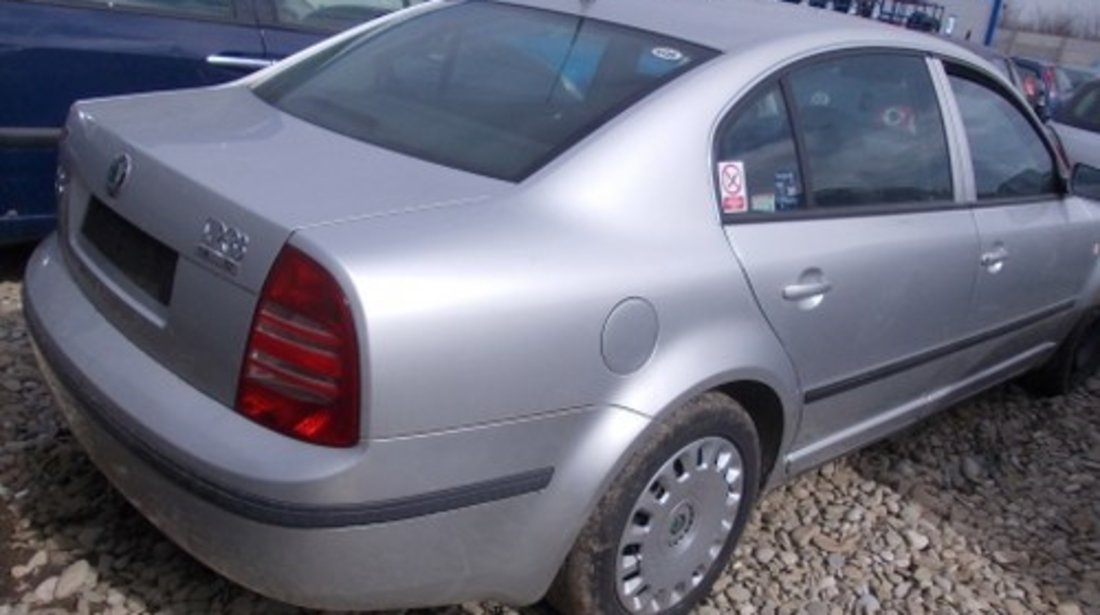 Dezmembrez Skoda Superb ,an 2004