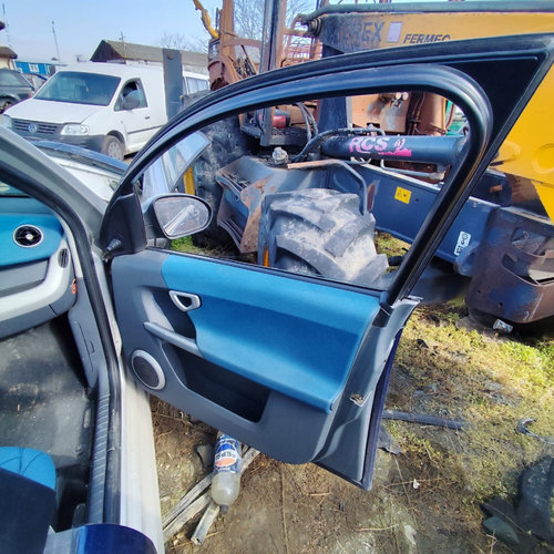Dezmembrez Smart FORFOUR (454) 2004 - 2006 1.5 (454.032) M 135.950( CP: 109, KW: 80, CCM: 1499 ) Ben...