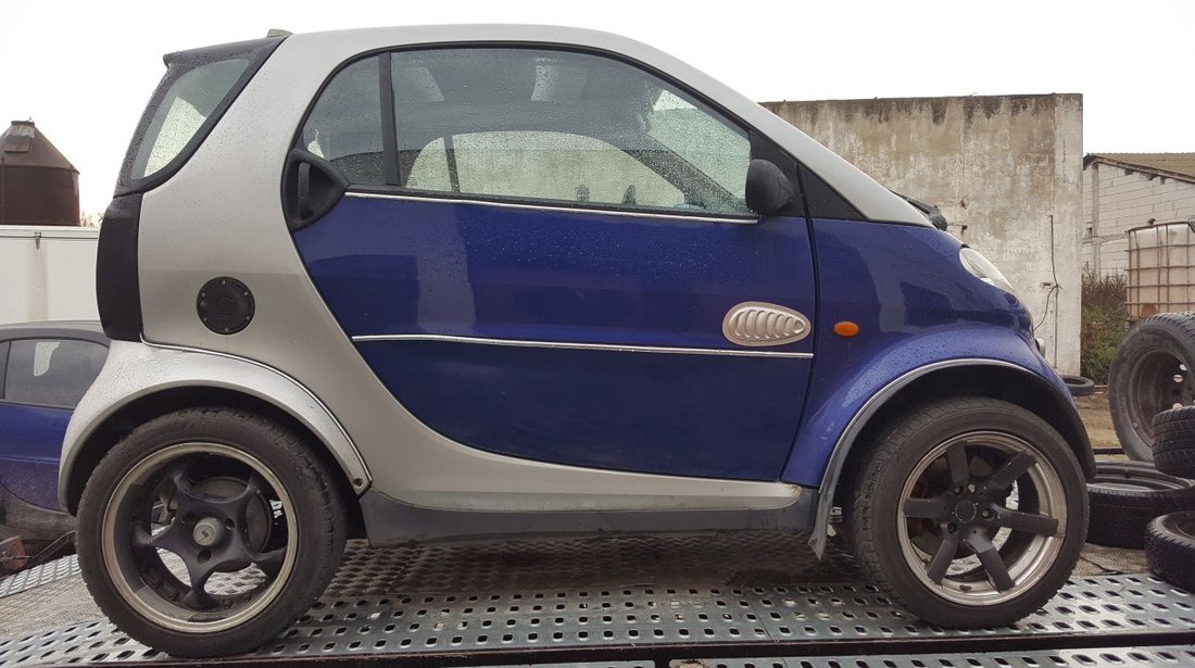 Dezmembrez Smart Fortwo 0.8 Diesel