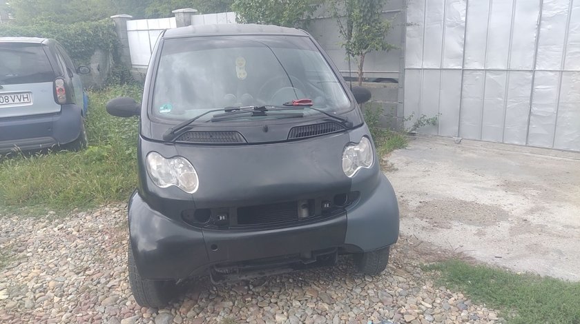 Dezmembrez Smart Fortwo 0.8 Diesel