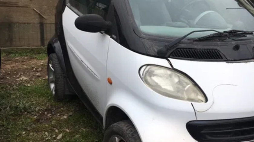 Dezmembrez Smart ForTwo 2001