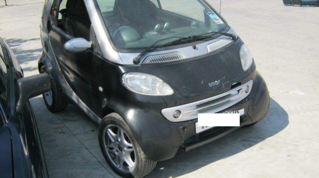 Dezmembrez Smart Fortwo din 2001, 600b,