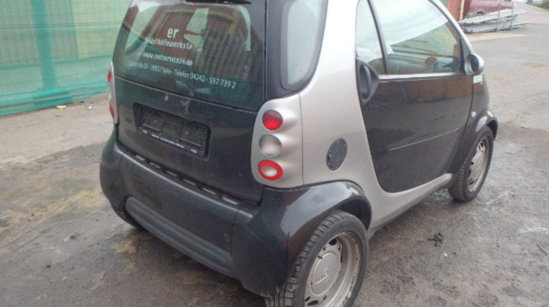 Dezmembrez Smart Fortwo din 2001,