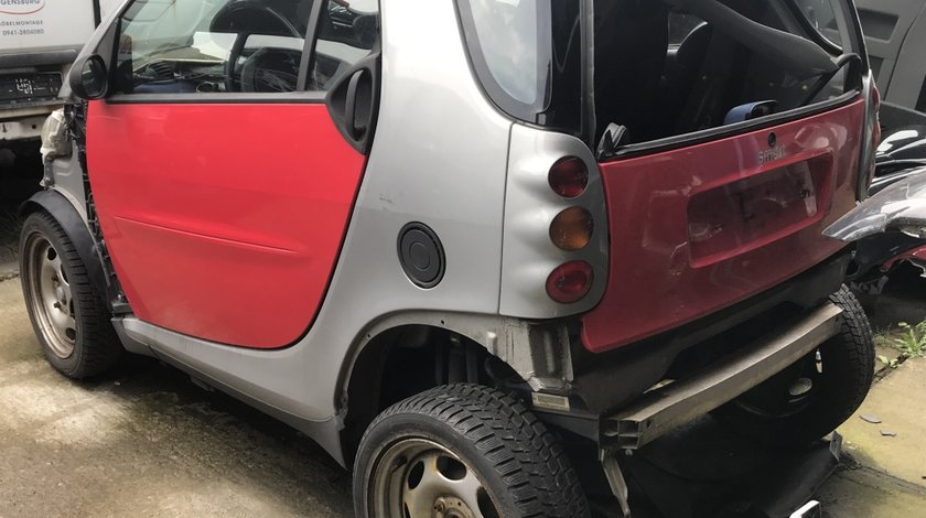 Dezmembrez Smart Fortwo