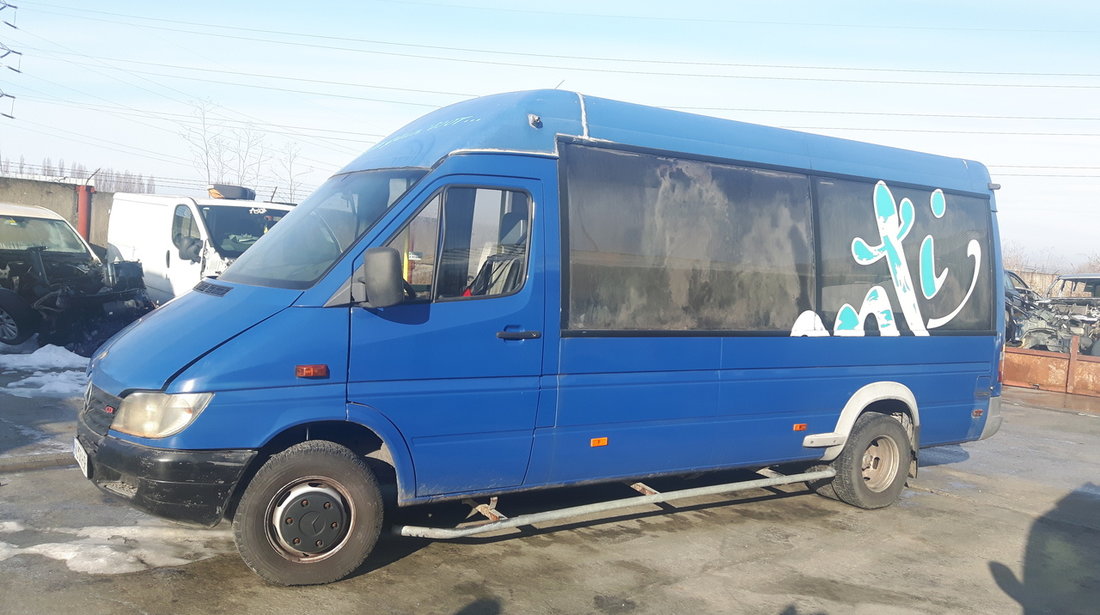 Dezmembrez Sprinter 2003 2.2CDI  411 CDI  cod motor 611